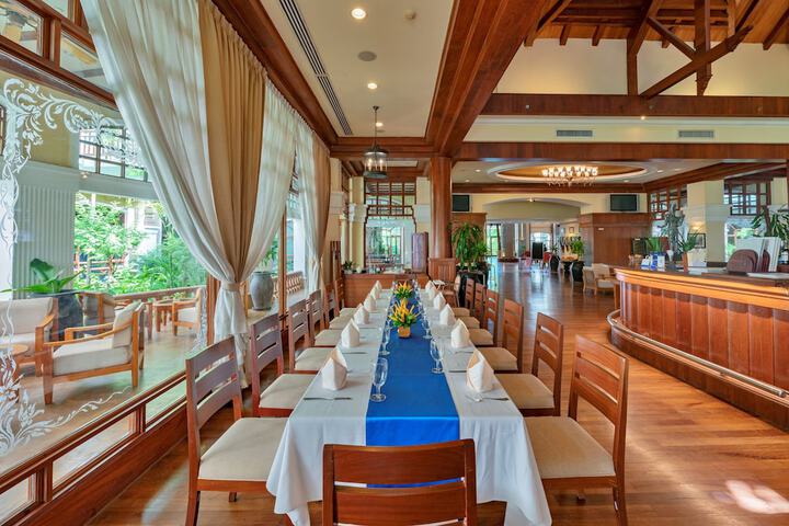 Dining 68 of 104