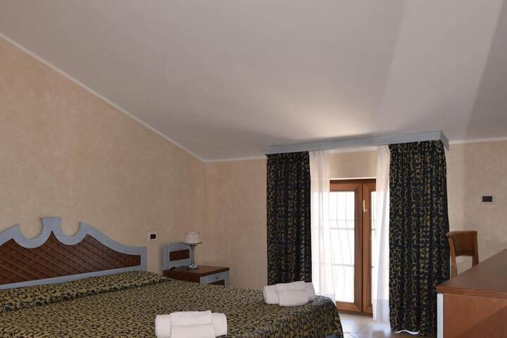 Room 14 of 50