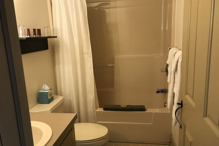 Room 34 of 63