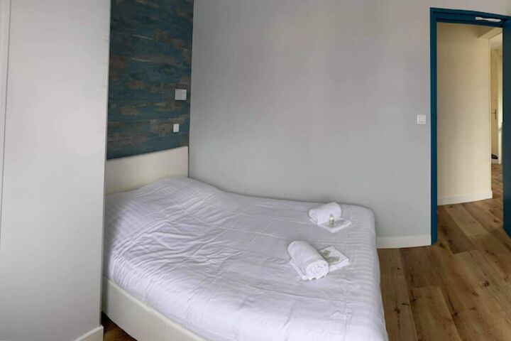 Room 9 of 116