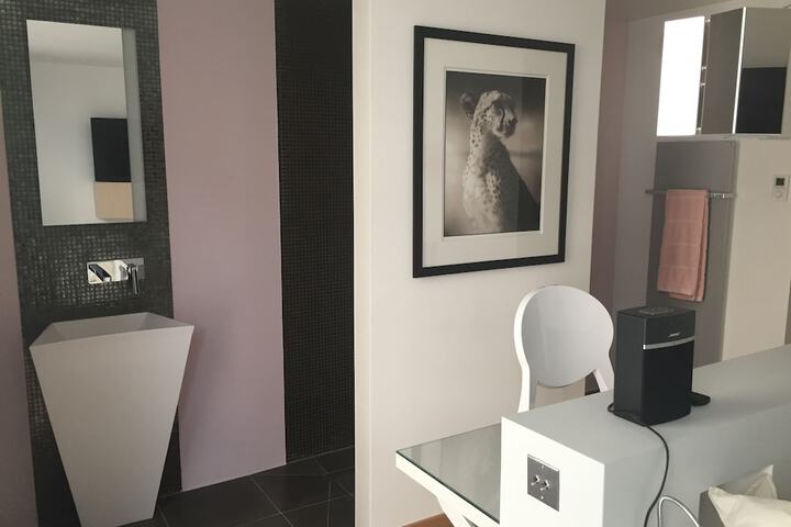 Room 9 of 41