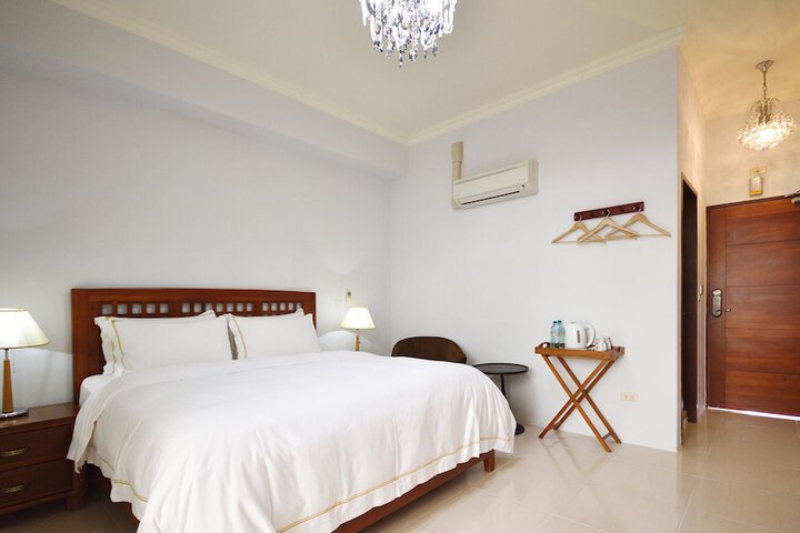 Room 4 of 49