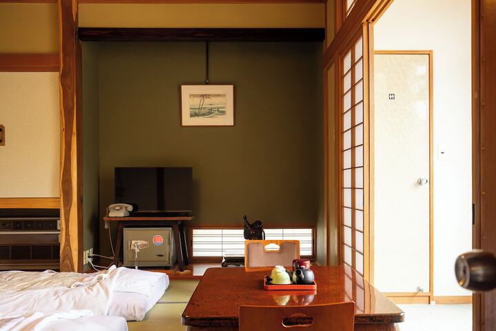 Room 14 of 85