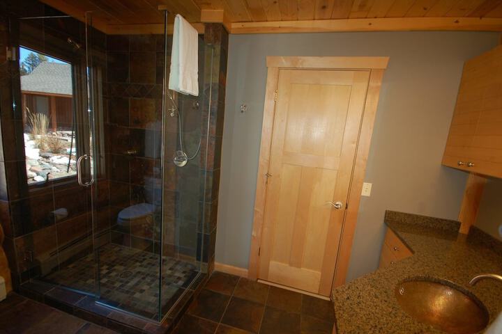 Room 13 of 35