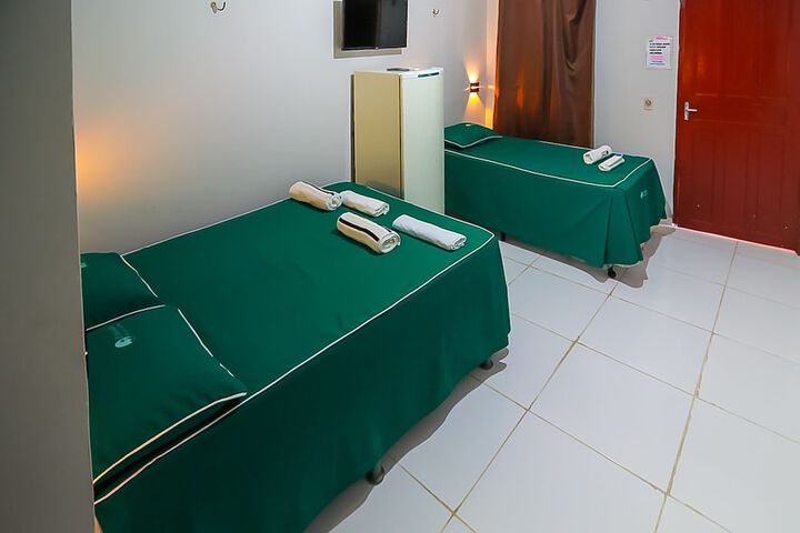 Room 10 of 183