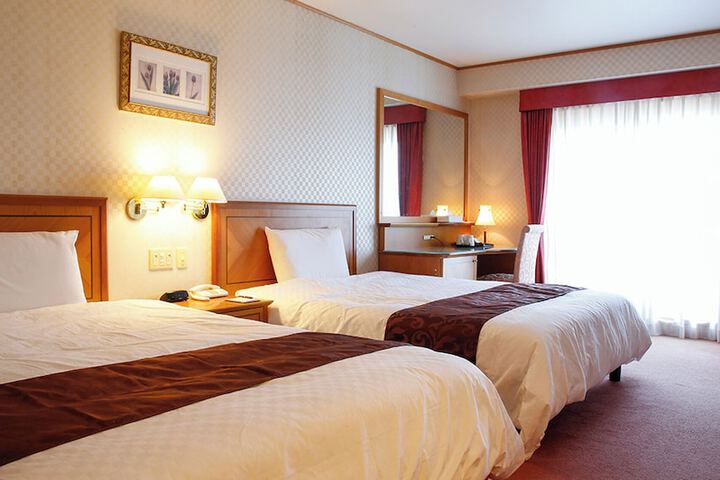 Room 19 of 37