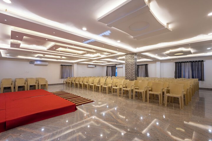 Ballroom/Hall 37 of 64