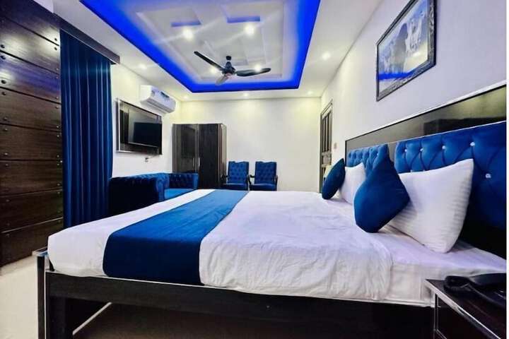 Room 2 of 12