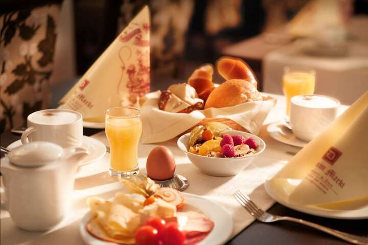 Breakfast/Coffee Service 60 of 82