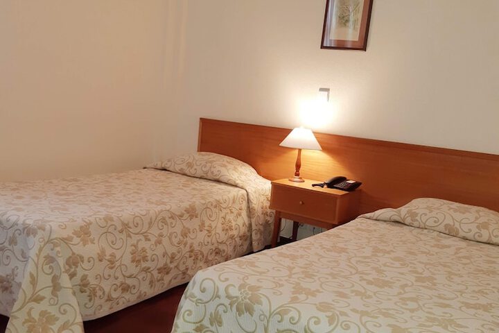 Room 10 of 30