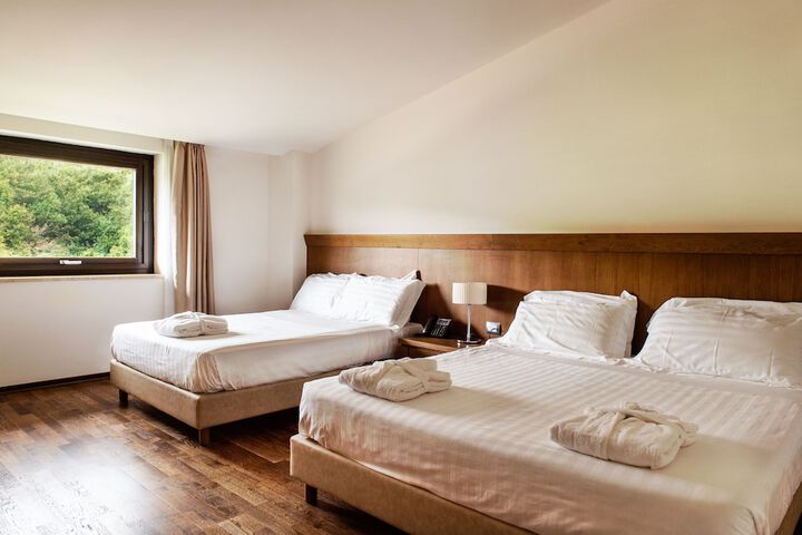 Room 35 of 158