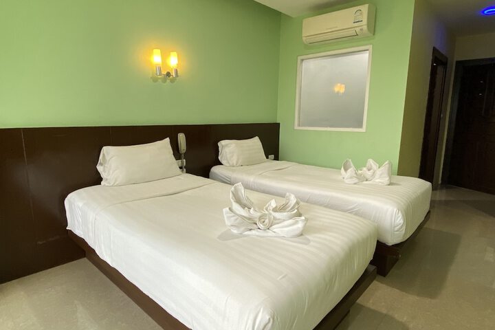 Room 6 of 95