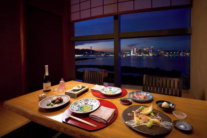 Dining 64 of 87