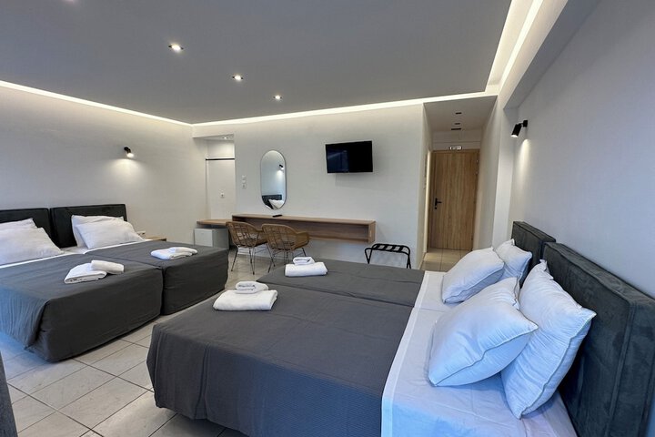 Room 6 of 42