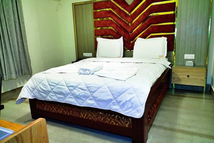 Room 9 of 29