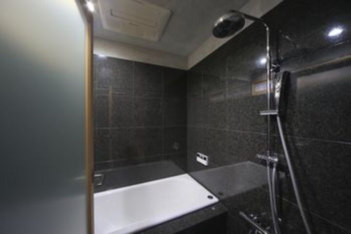 Room 8 of 48
