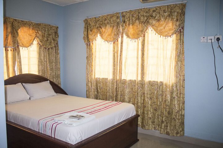 Room 9 of 49