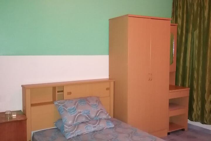 Room 16 of 16