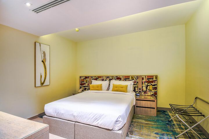 Room 42 of 99