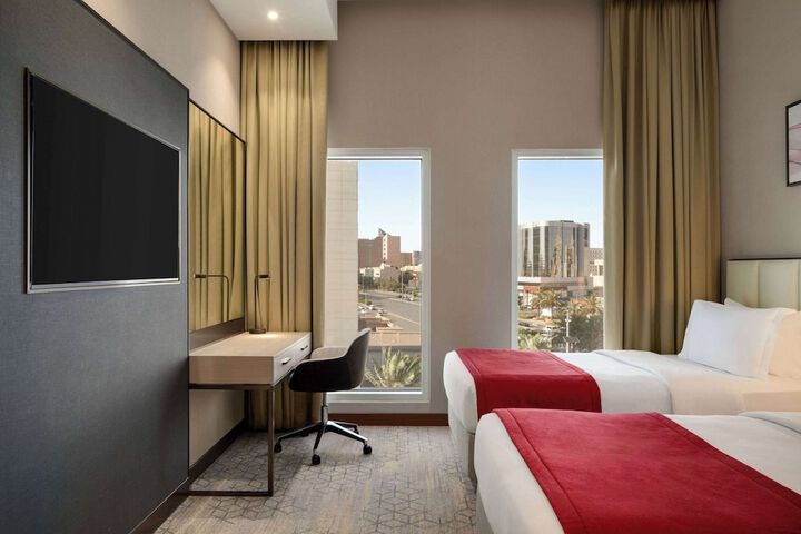 Room 10 of 36