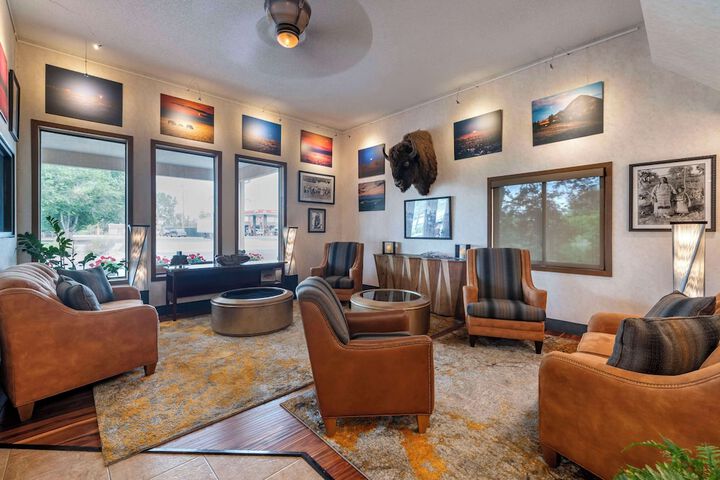 Guest Lobby