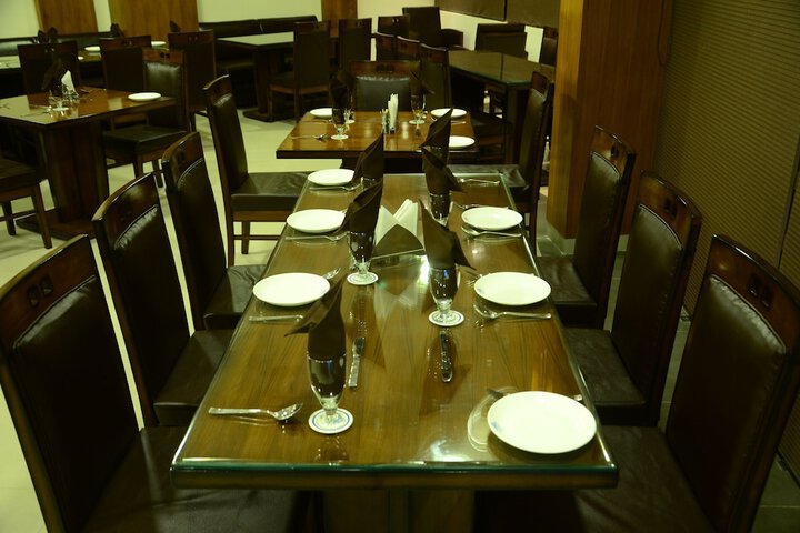 Dining 68 of 76