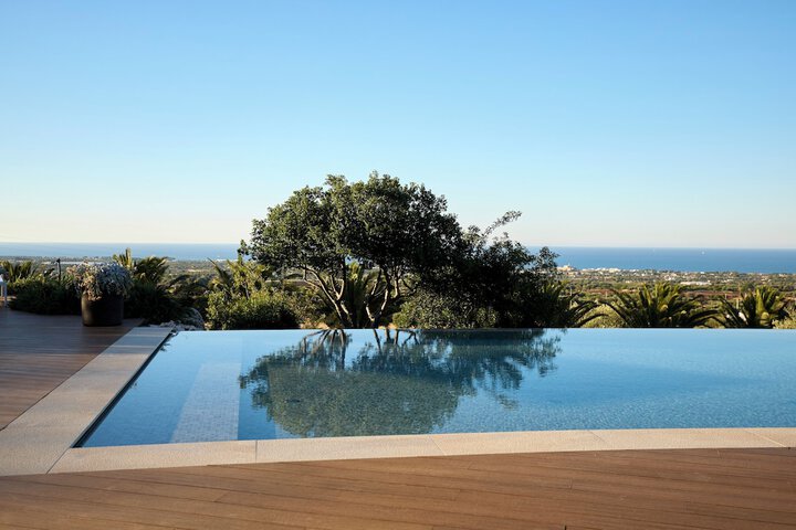 Pool 273 of 301