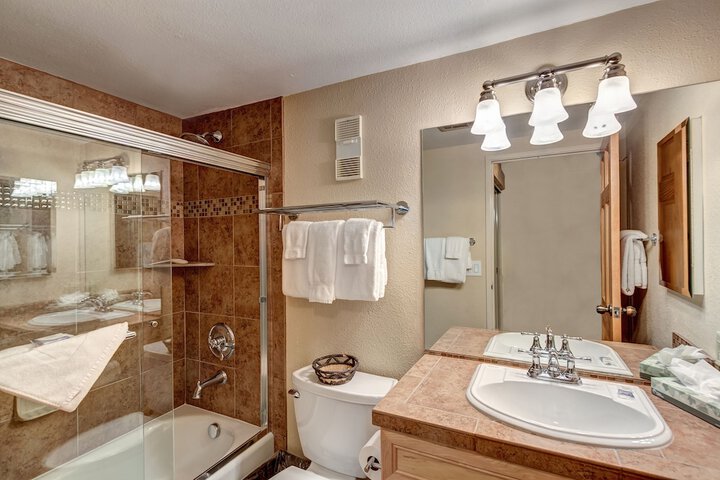 Room 15 of 22