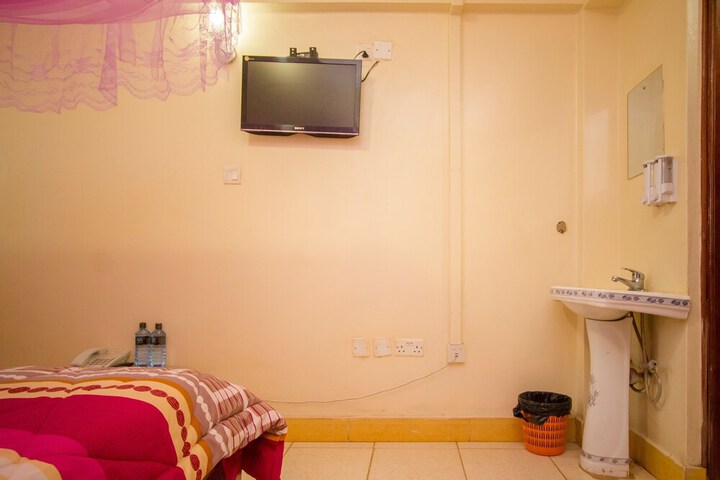 Room 16 of 40