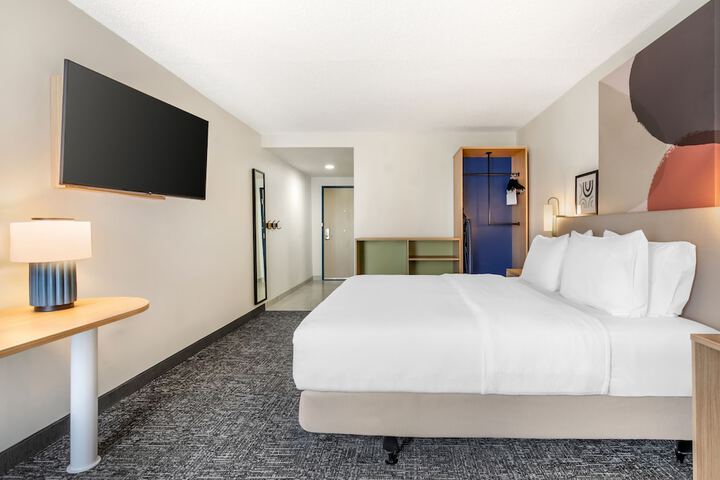 1 King Bed (7 of 15)