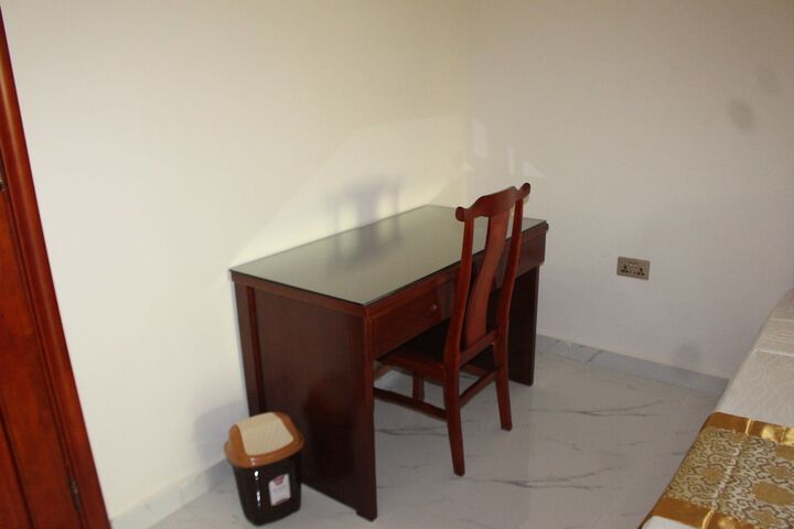 Room 19 of 39