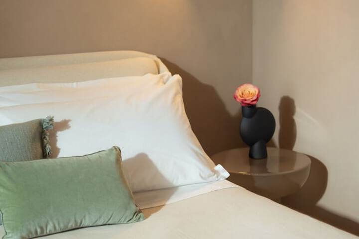 Room 26 of 86