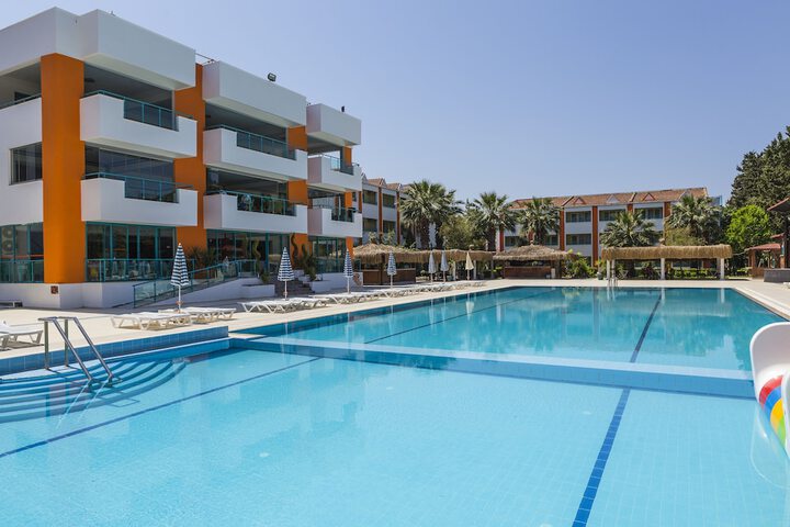 Pools & Facilities