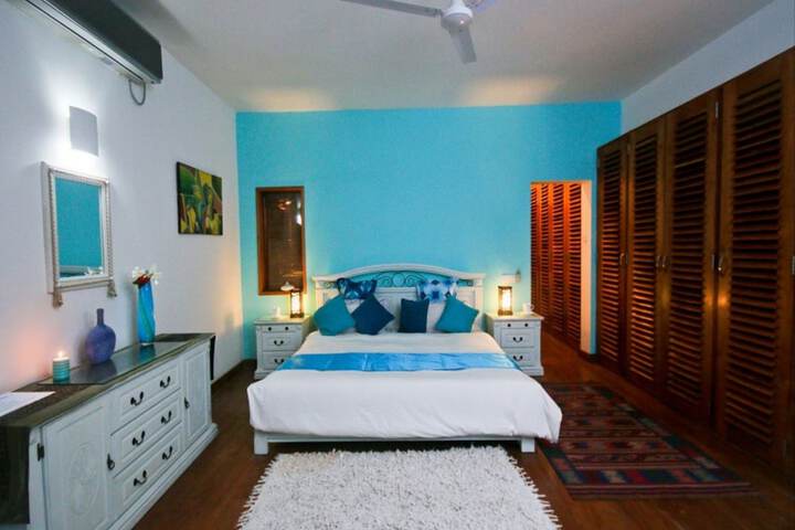 Room 13 of 43