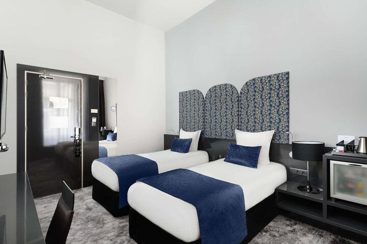 Room 40 of 101