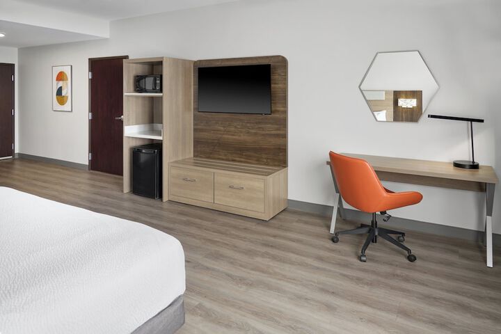 Room 18 of 61