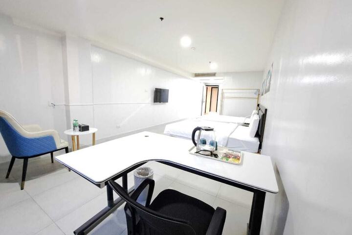 Room 15 of 32