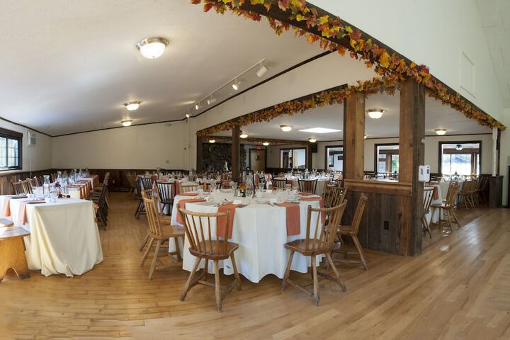 Ballroom/Hall 85 of 163