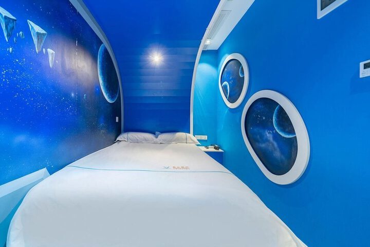 Room 11 of 48