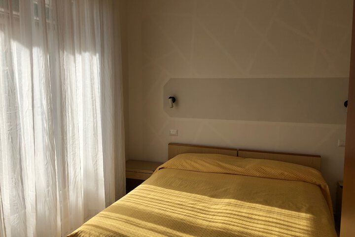 Room 8 of 63