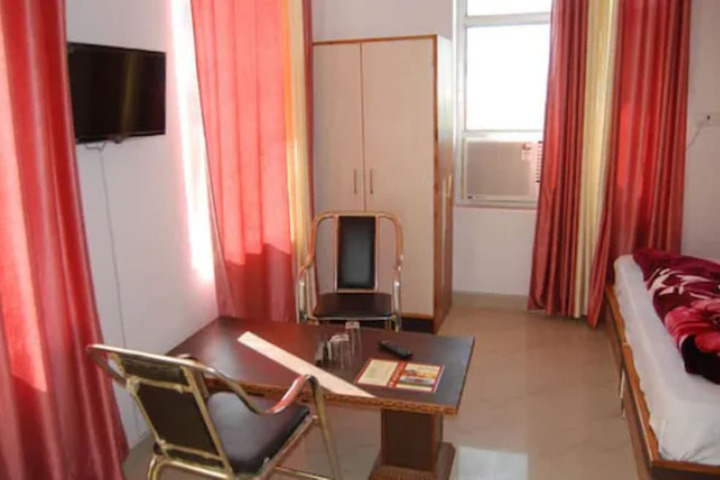Room 3 of 11