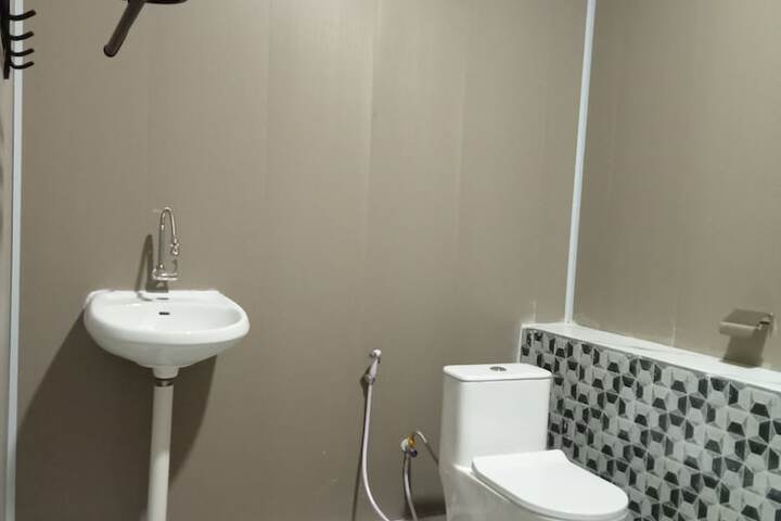 Room 21 of 29