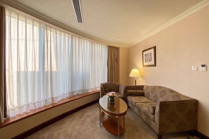 Room 34 of 77