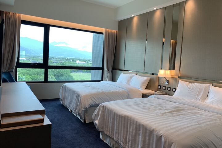 Room 25 of 43