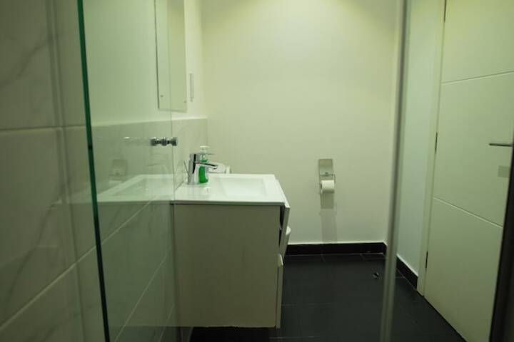Room 145 of 158