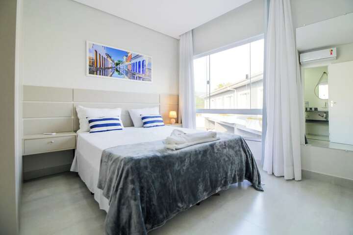 Room 52 of 185