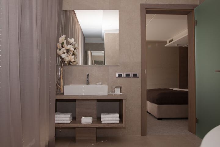 Room 17 of 60