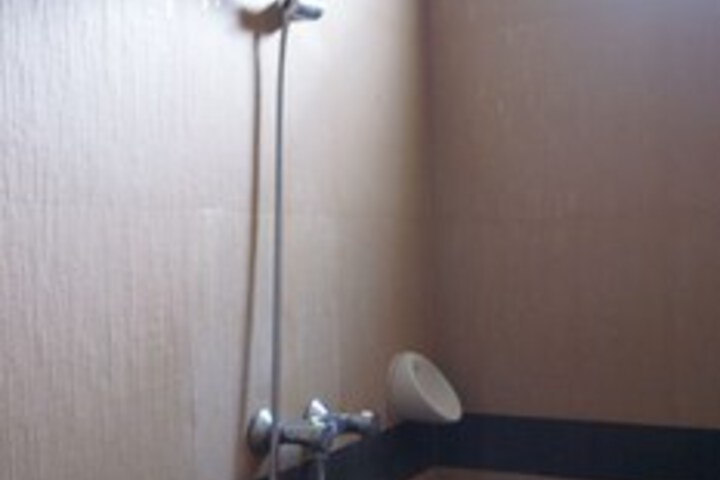 Room 6 of 42