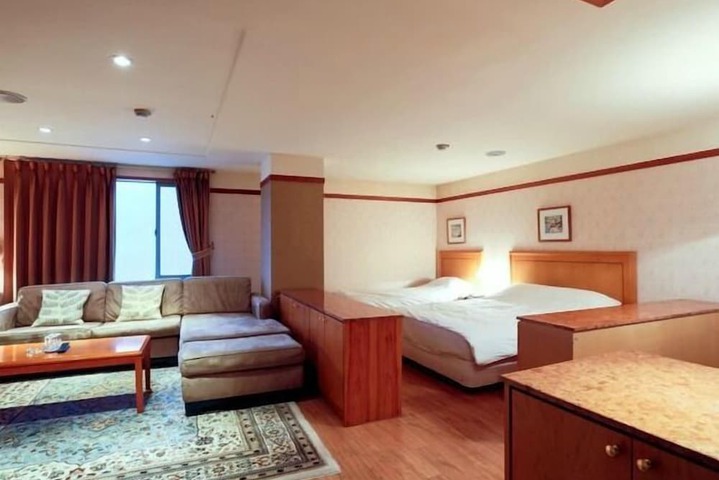 Room 3 of 11