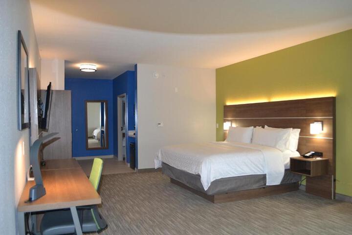 Double Accessible (3 of 8)
